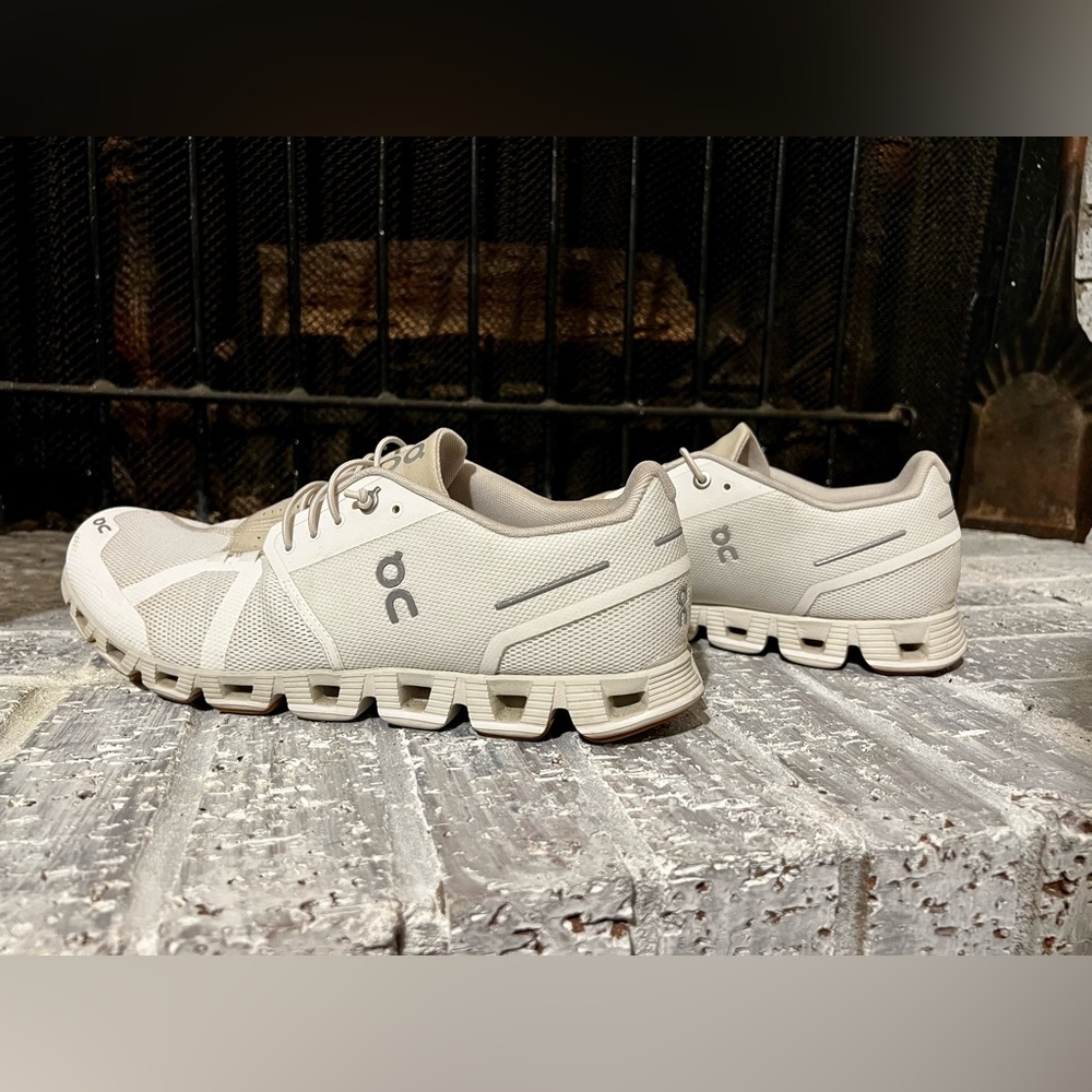 Men’s white On Clouds SZ 10.5